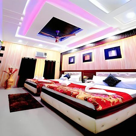 Taj Square A Luxurious Family Homestay Agra  Esterno foto