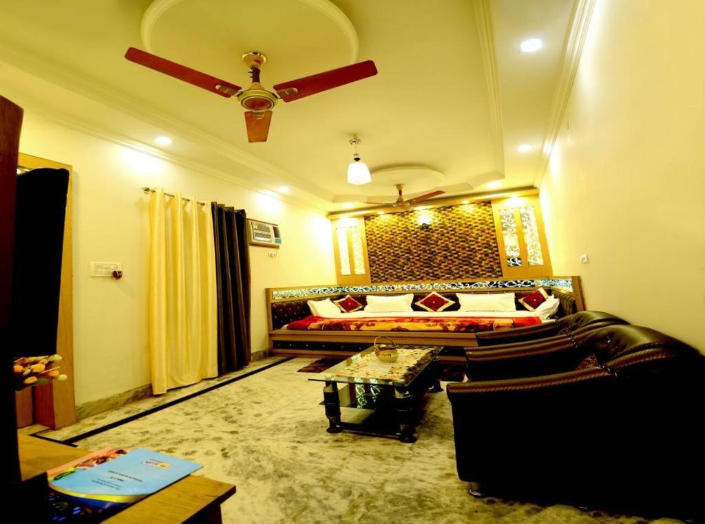 Taj Square A Luxurious Family Homestay Agra  Esterno foto