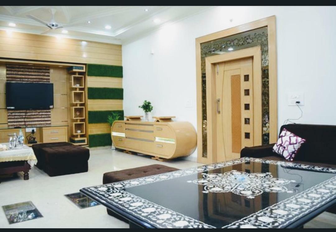 Taj Square A Luxurious Family Homestay Agra  Esterno foto