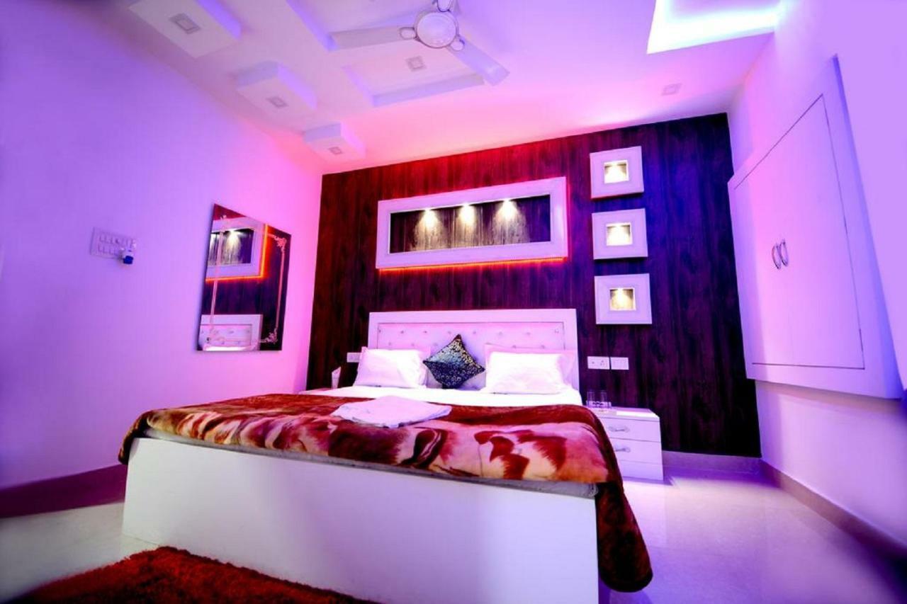 Taj Square A Luxurious Family Homestay Agra  Esterno foto
